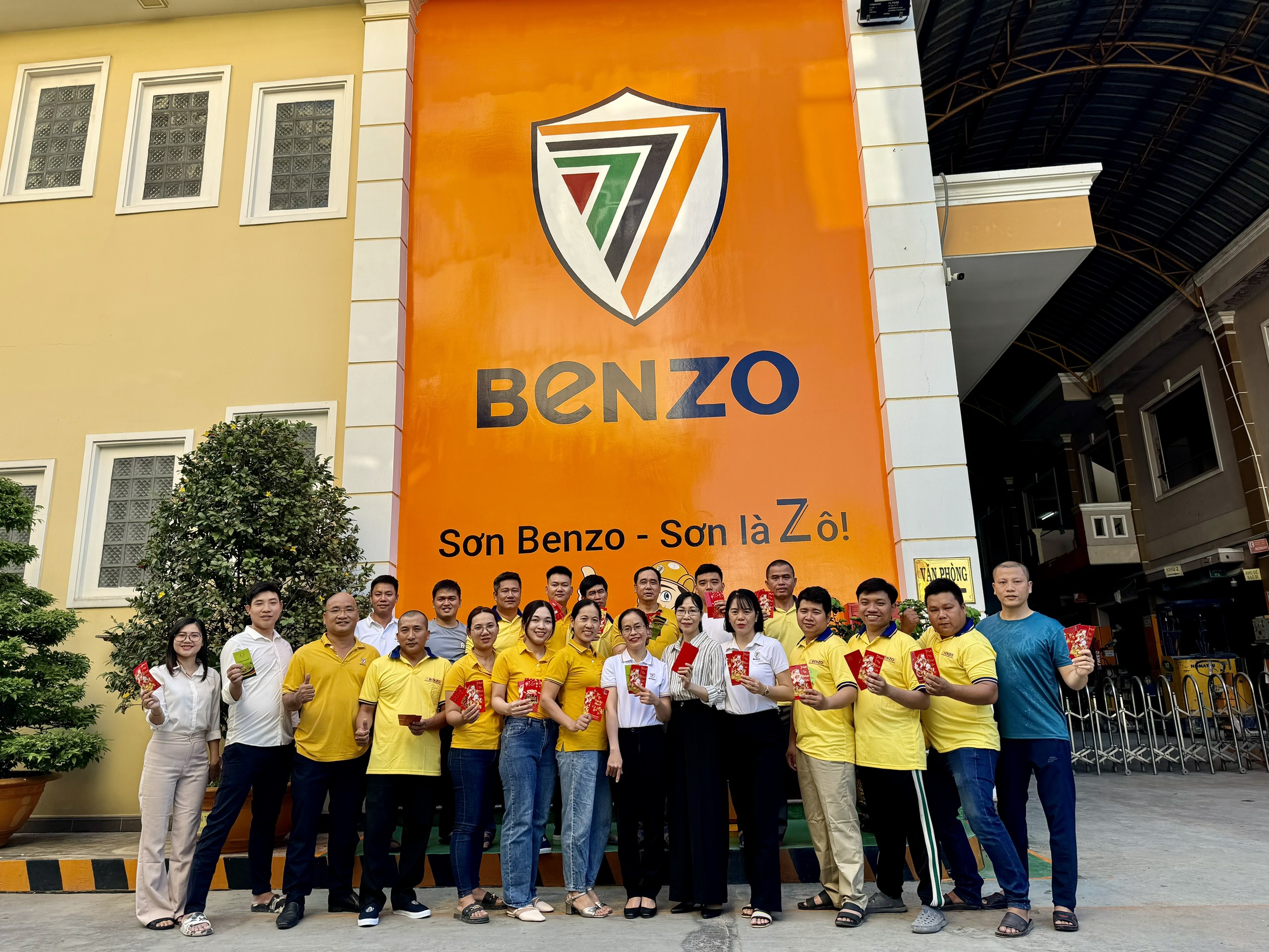 Benzo Paint khai xuân 2024