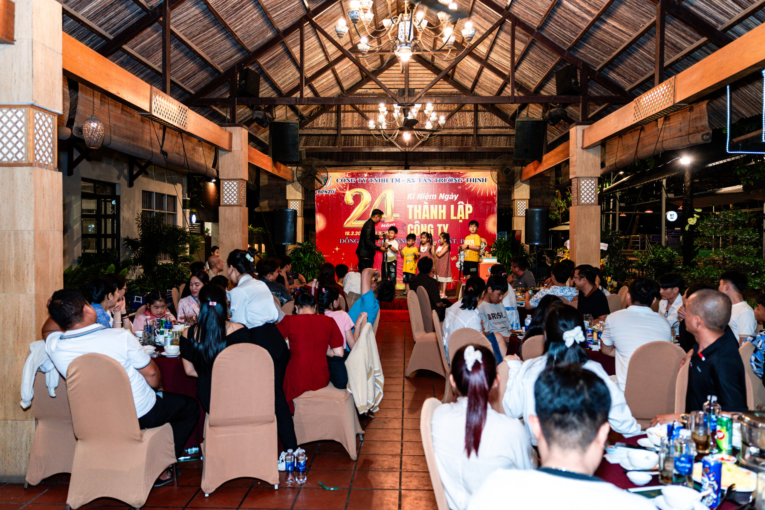 Hành Trình Kỷ Niệm 24 Năm Sơn Benzo: Gắn Kết Bền Bỉ Cùng Thợ Thầu B2B 4 Đêm Gala Lắng Đọng Tự Hào Chặng Đường Phục Vụ Ngành Sơn Kết Cấu Thép